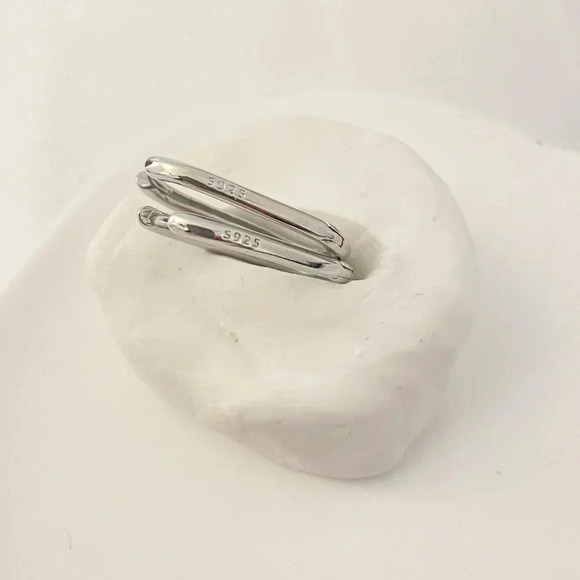 925 Sterling Silver Oval Huggies U Shaped Earrings Small Hoop Earrings - Picture 9 of 9